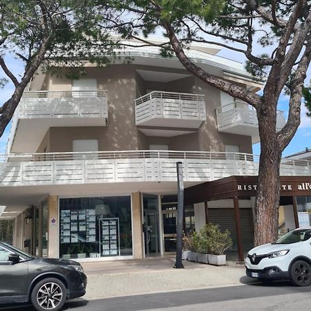 Residence Gallo - Walterigato Apartments Per Solo Famiglie Lido di Jesolo Zewnętrze zdjęcie